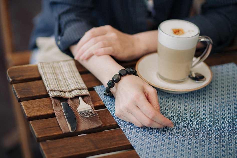 Remova a panela desaparafusando os parafusos